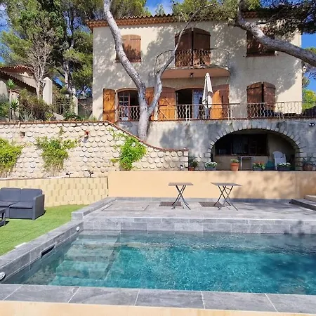 Grande Maison Climatisee Piscine En Bord De *