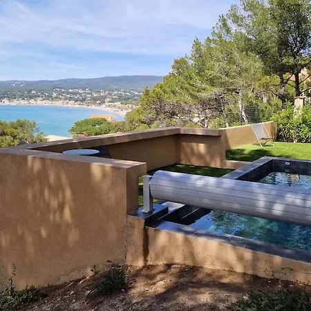 Grande Maison Climatisee Piscine En Bord De *